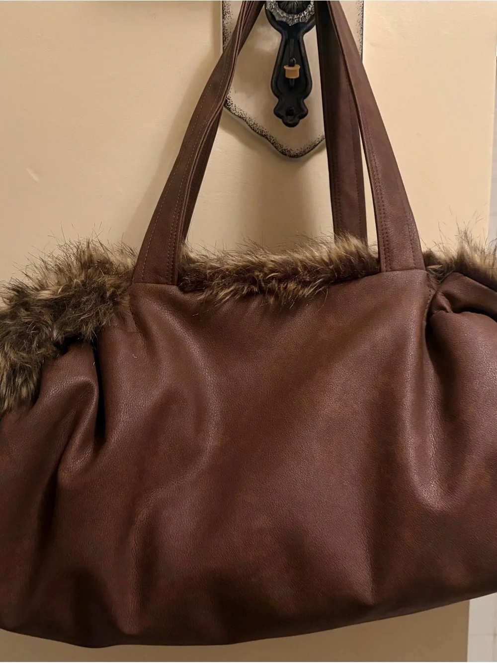 Convertible Faux-Fur Dog Carrier Tote & Travel Mat – Brown